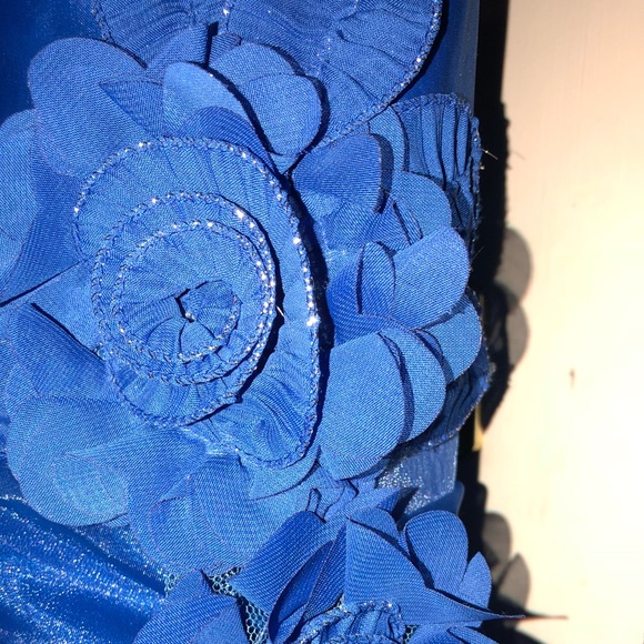 🤑SOLD🤑SOLD🤑Gorgeous young lady formal - Picture 3 of 8